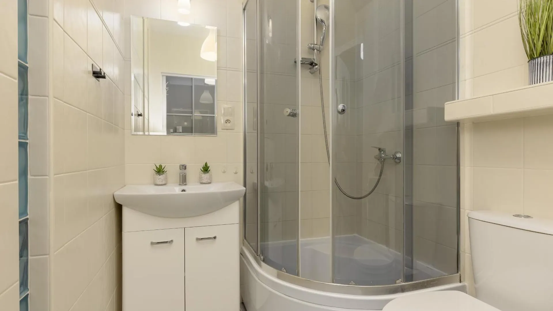 Apartment Rent Like Home - Comfortable Studio Sapiezynska Warsaw Poland